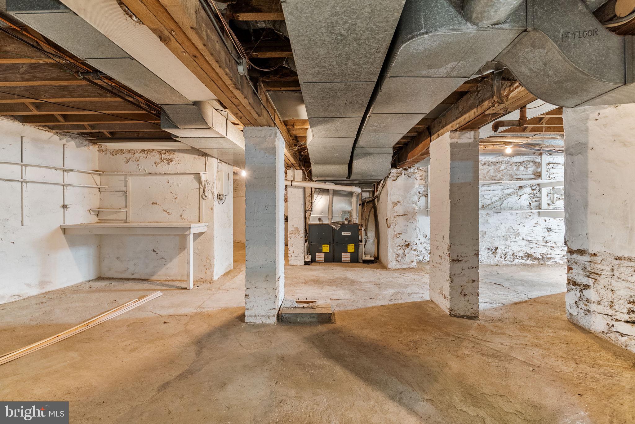CHESTNUT HILL - Residential