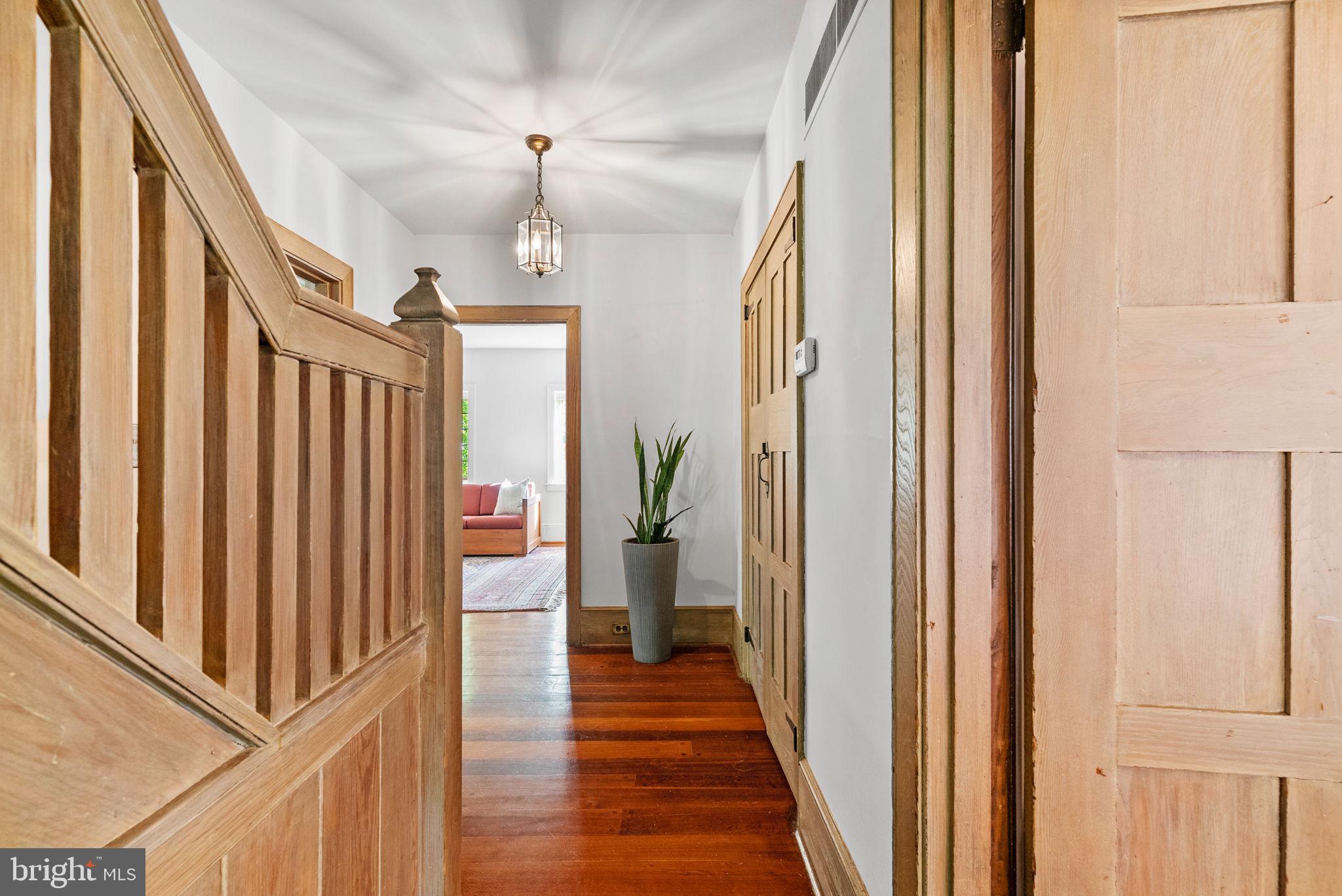 CHESTNUT HILL - Residential