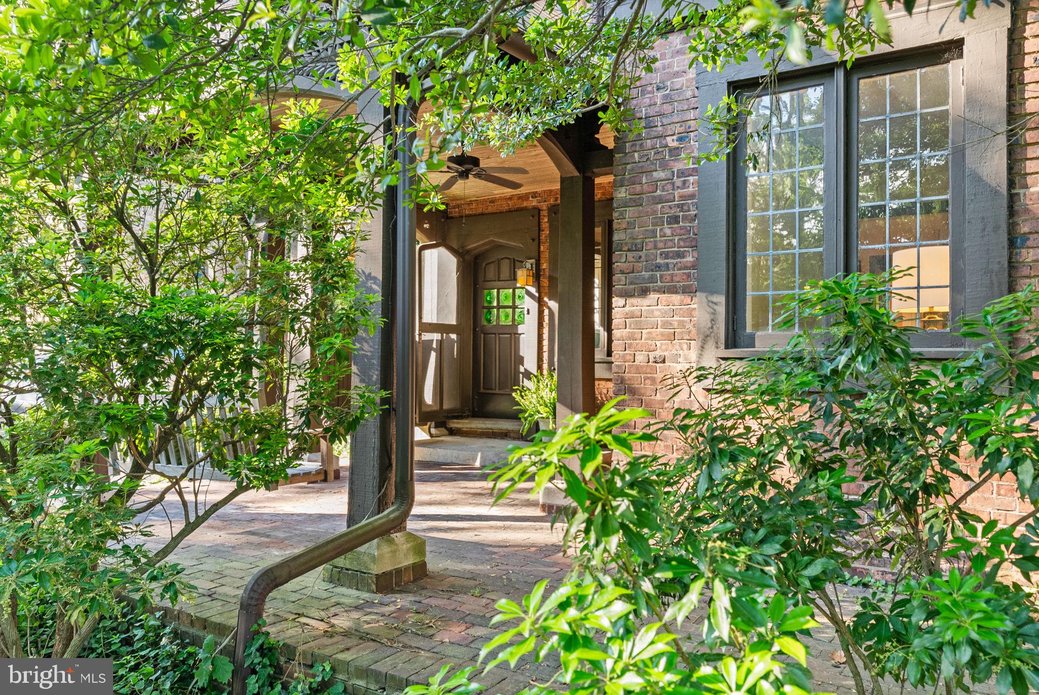 CHESTNUT HILL - Residential
