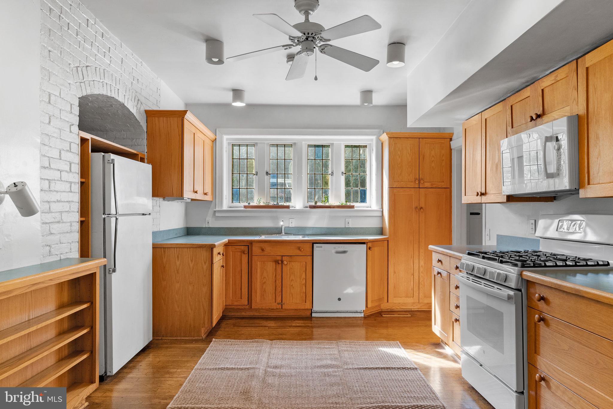 CHESTNUT HILL - Residential
