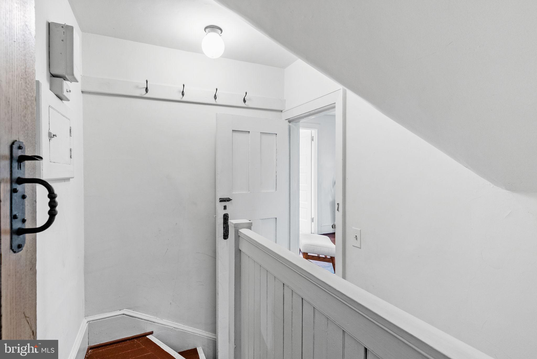 CHESTNUT HILL - Residential