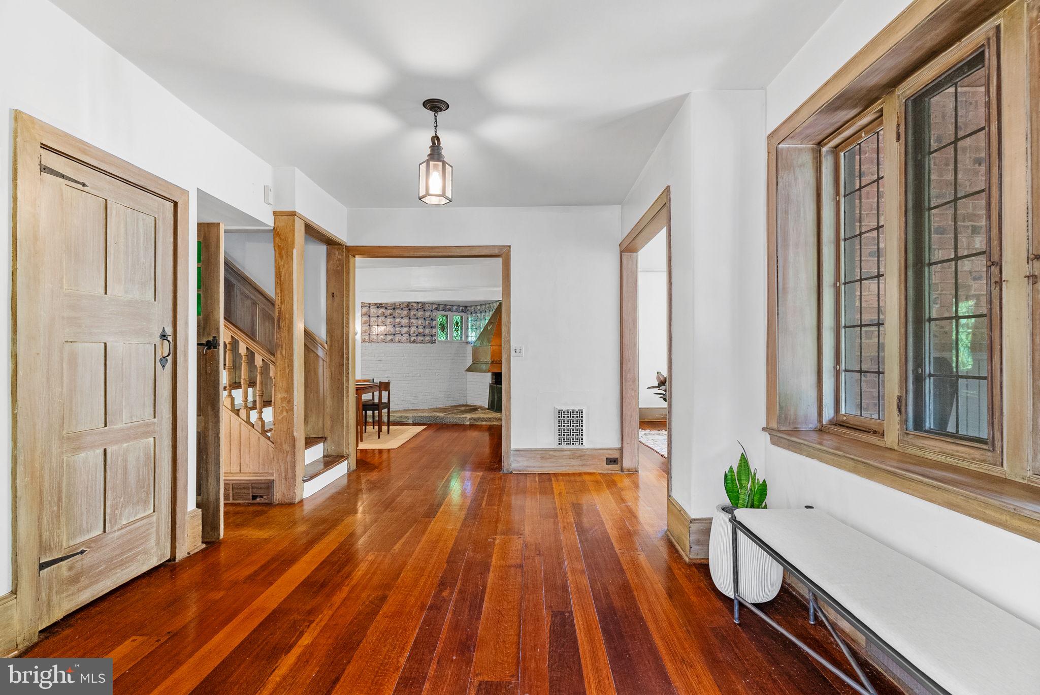 CHESTNUT HILL - Residential