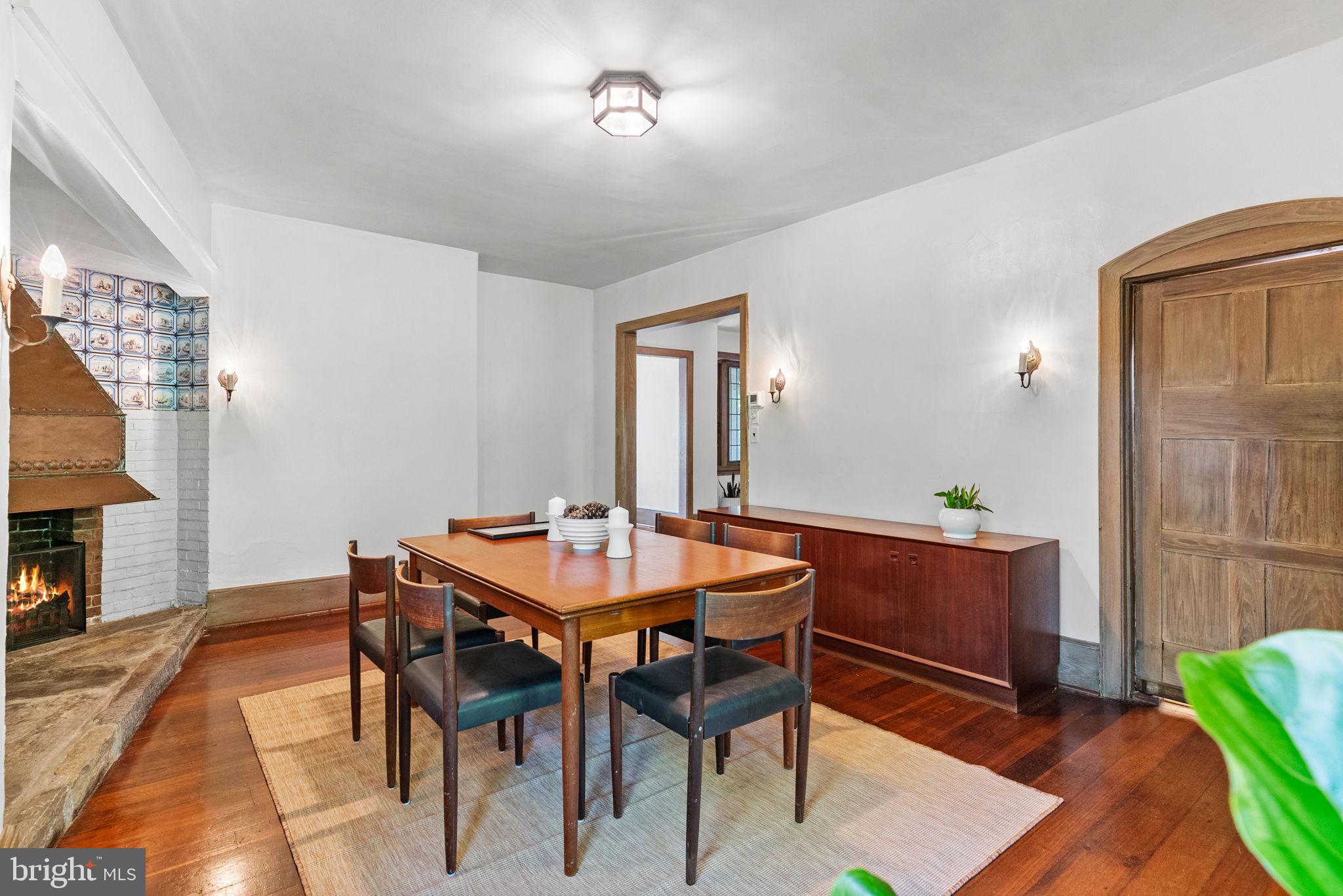 CHESTNUT HILL - Residential