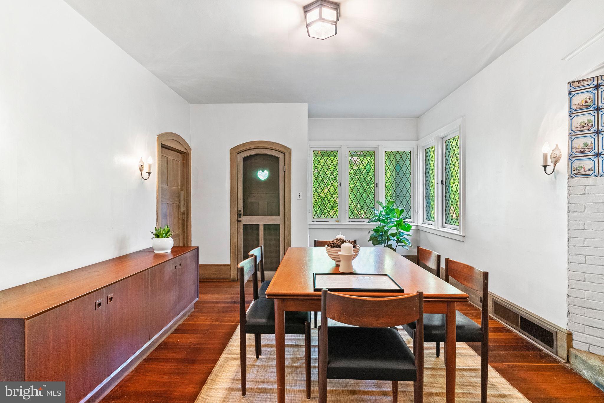 CHESTNUT HILL - Residential