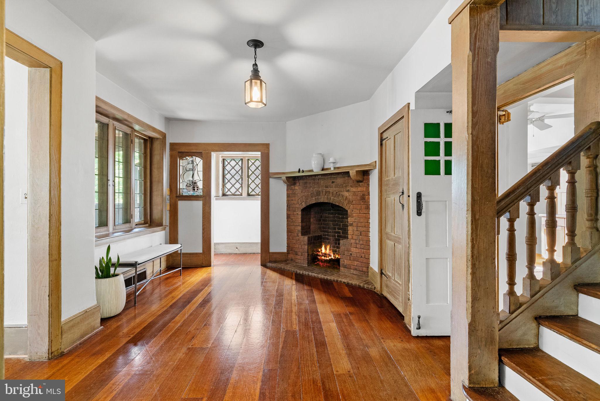 CHESTNUT HILL - Residential