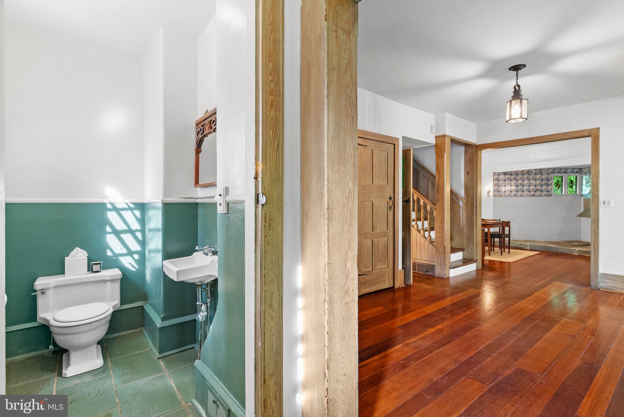 CHESTNUT HILL - Residential