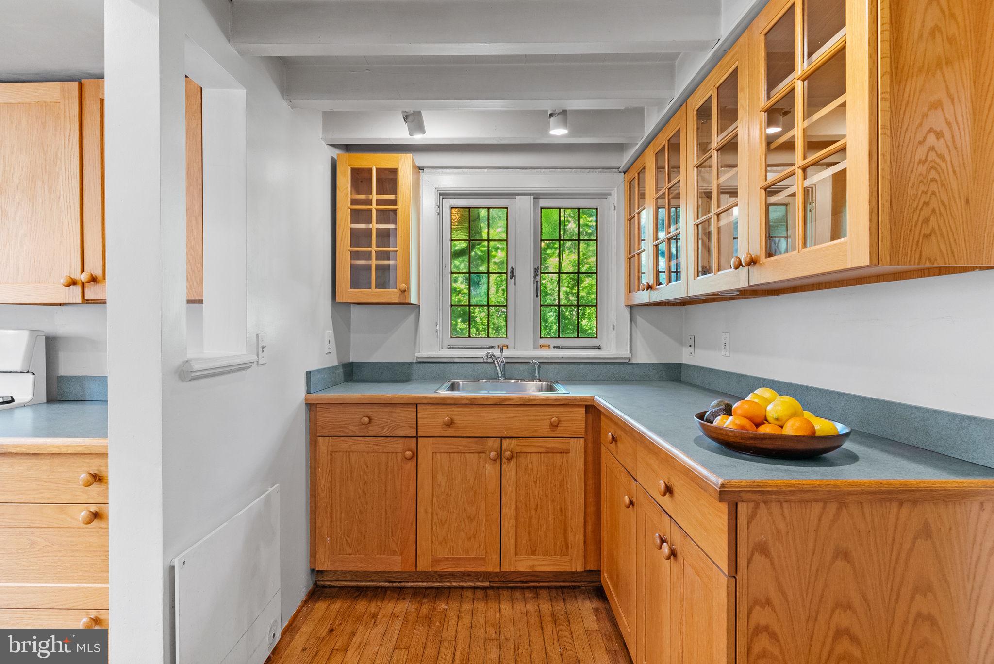 CHESTNUT HILL - Residential