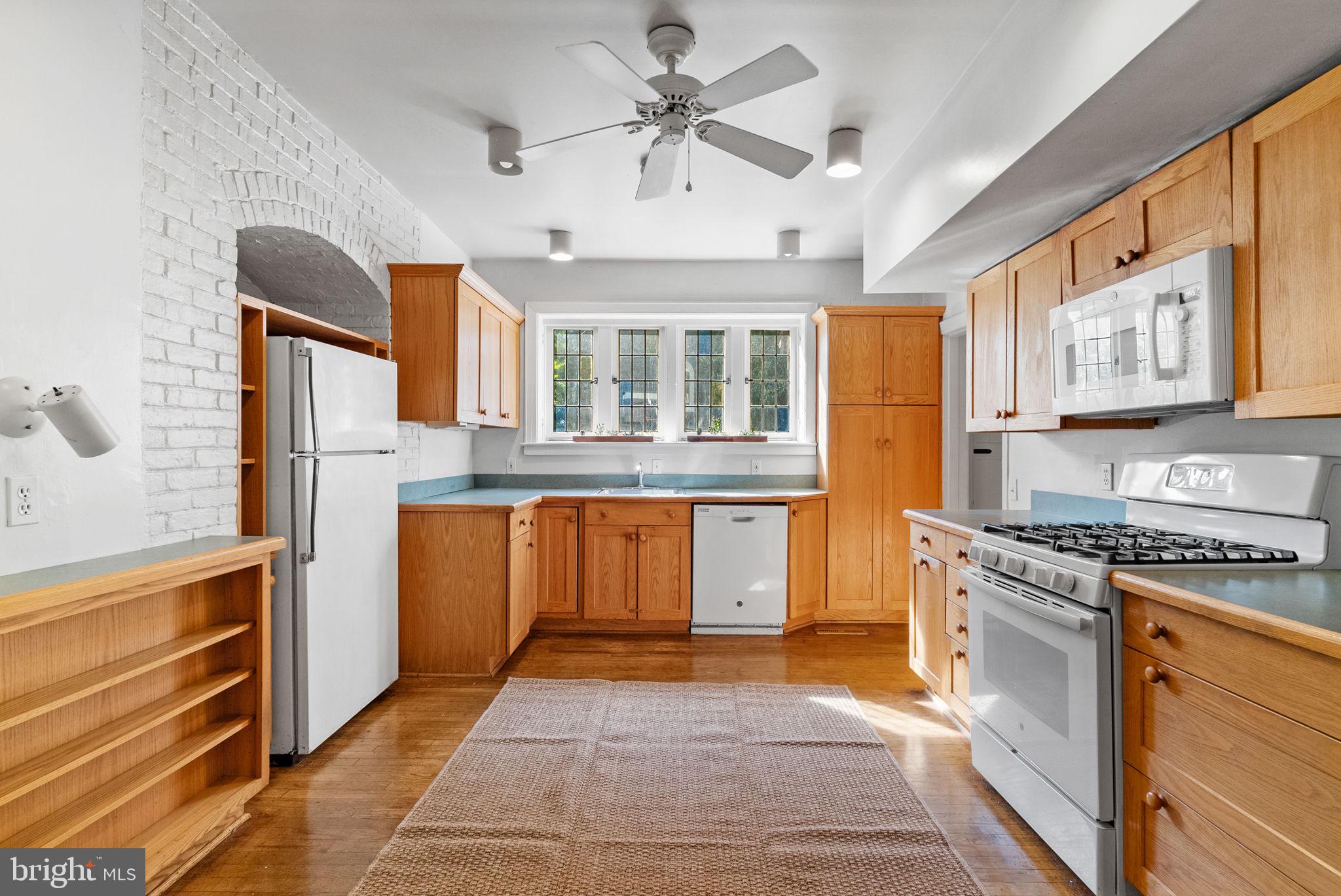 CHESTNUT HILL - Residential
