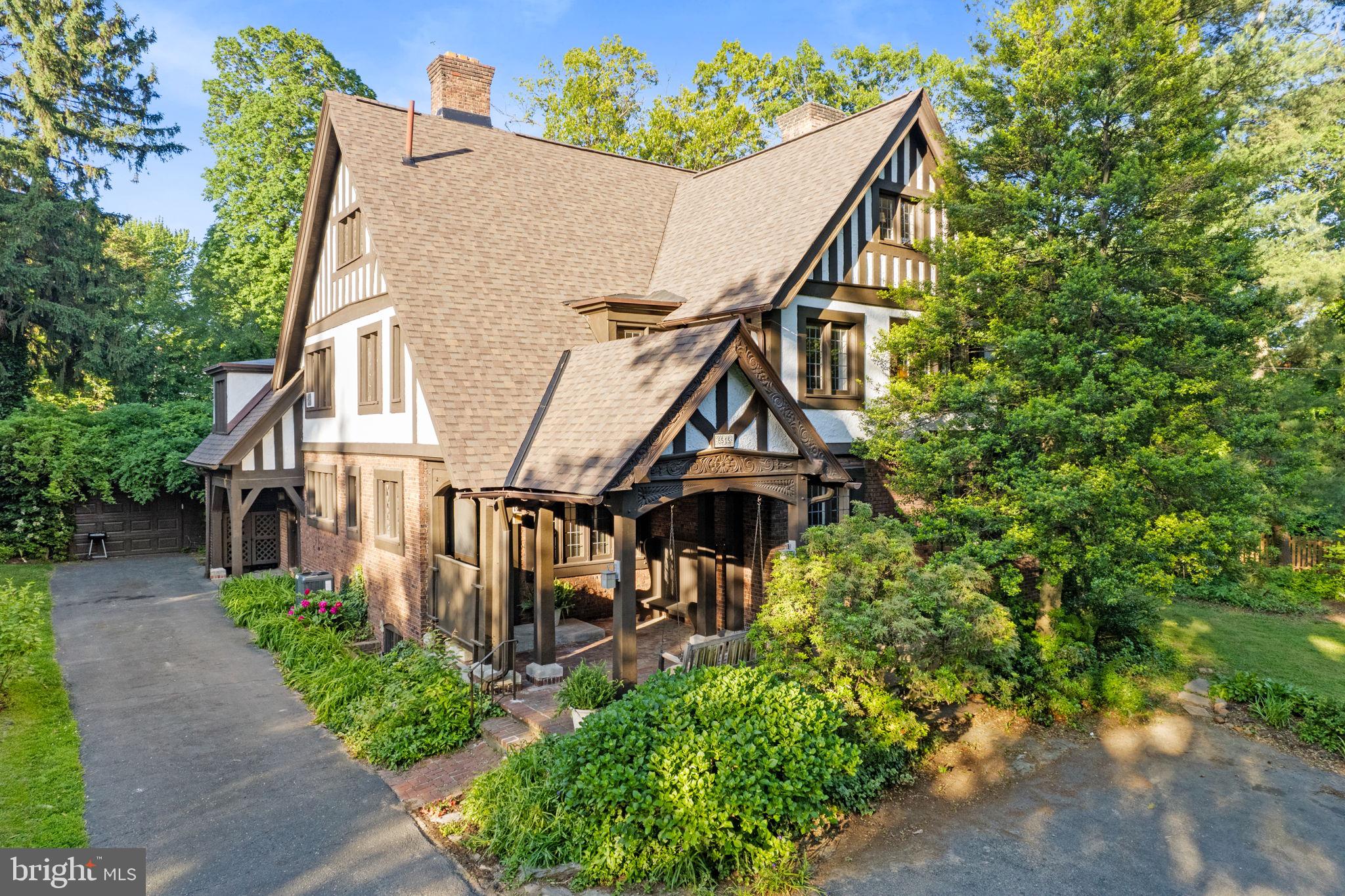 CHESTNUT HILL - Residential