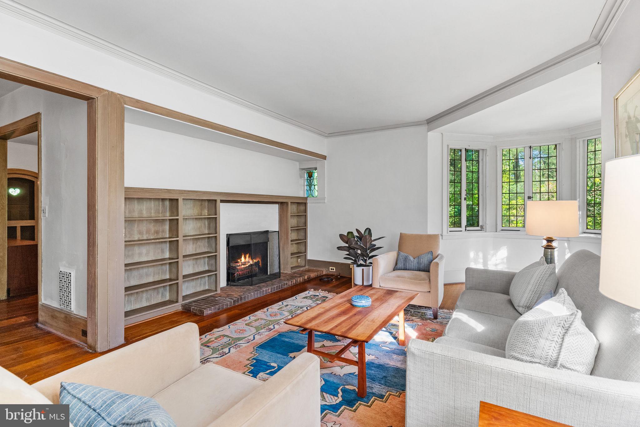 CHESTNUT HILL - Residential