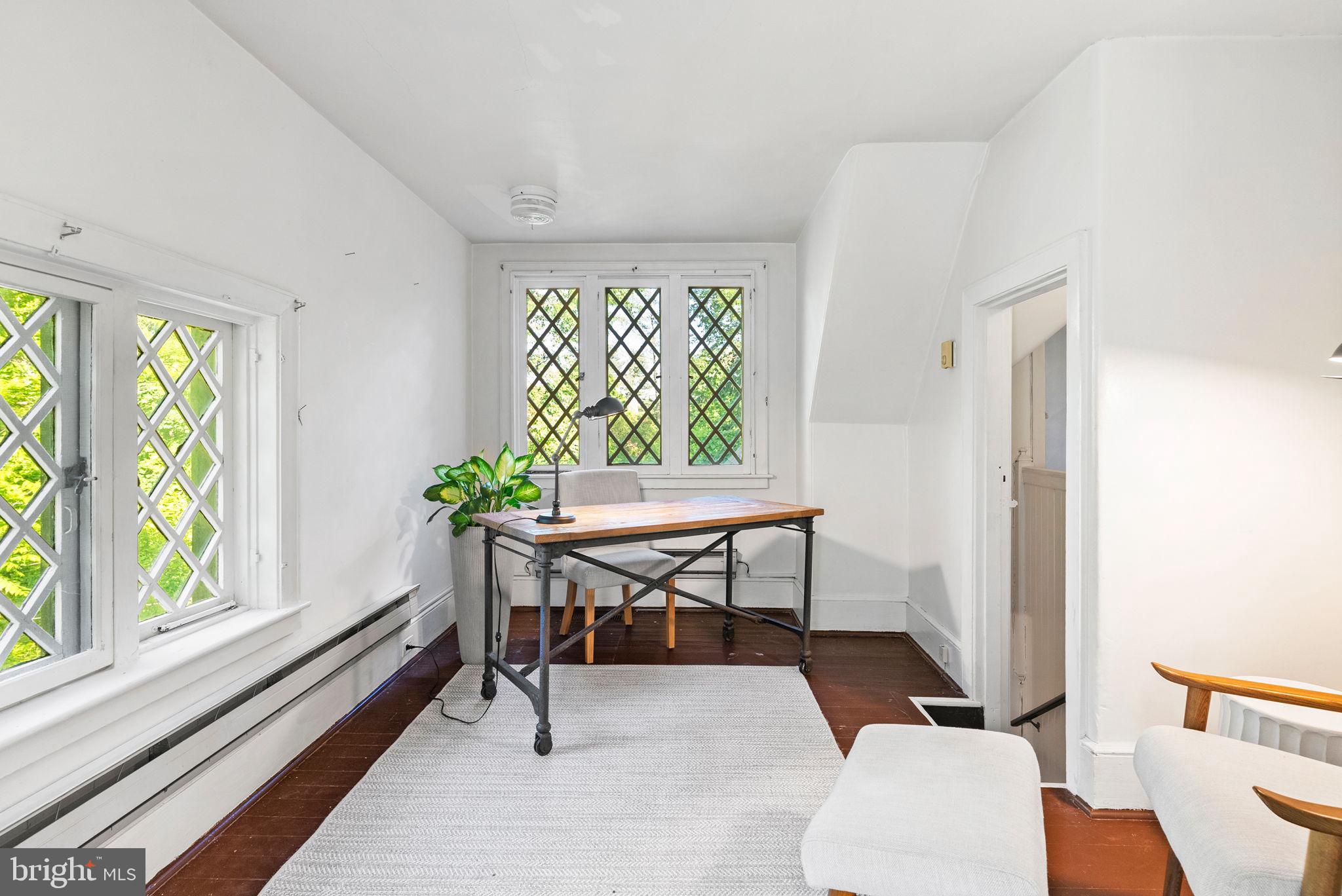 CHESTNUT HILL - Residential