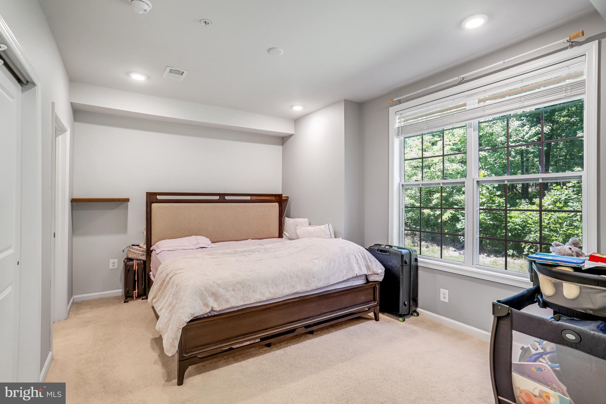RIDGES AT LOUDOUN VALLEY - Residential