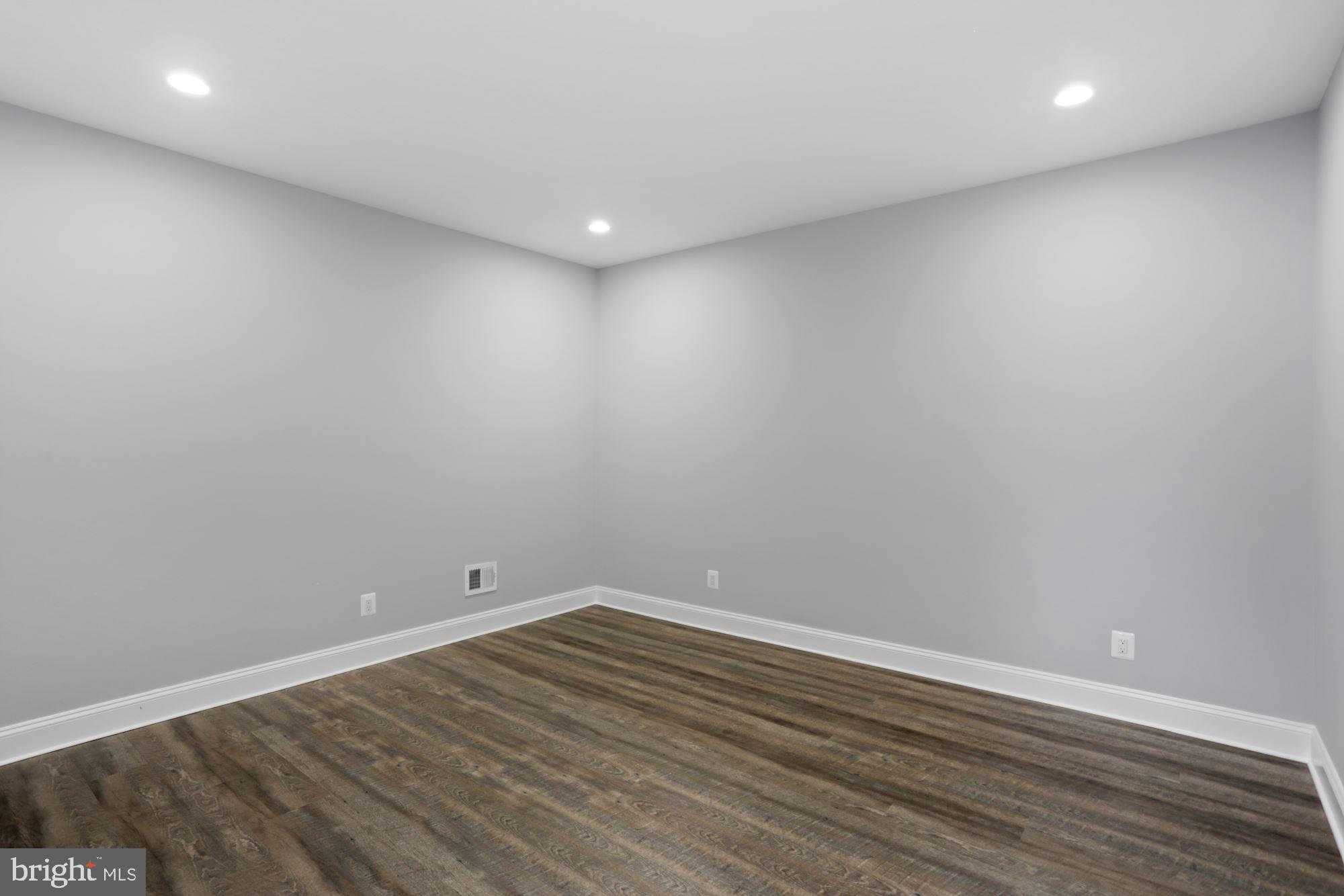 WESTBRIAR COUNTRY CLUB ESTATES - Residential