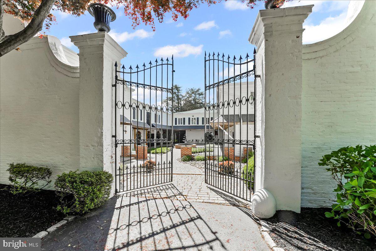 THORNBURY - Residential
