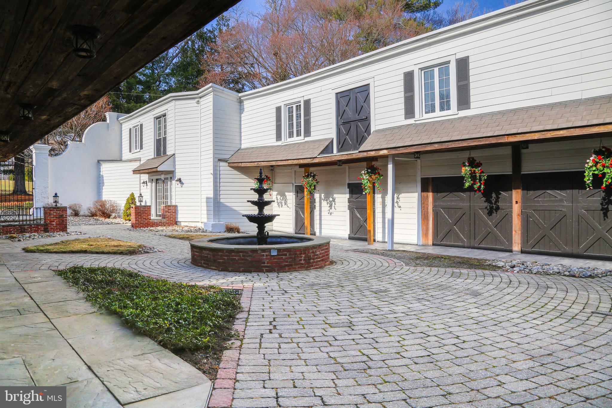 THORNBURY - Residential
