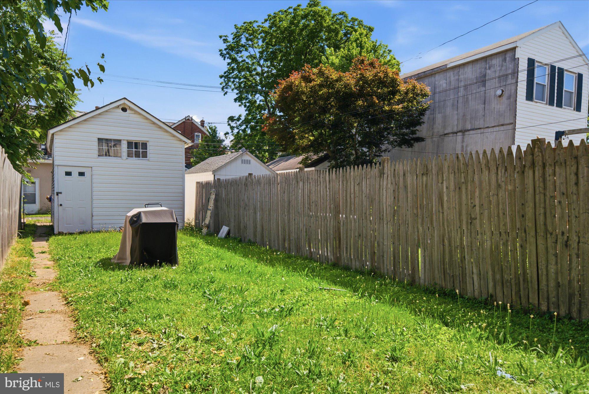 LANSDALE - Residential