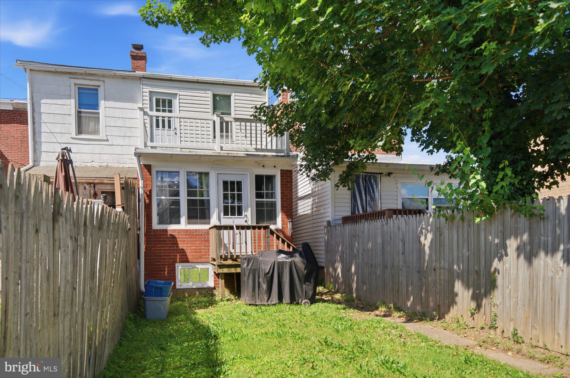 LANSDALE - Residential