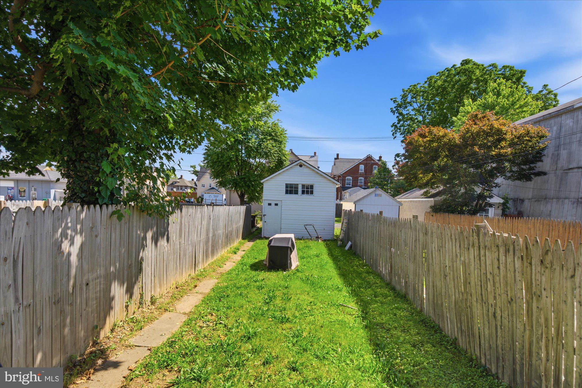 LANSDALE - Residential