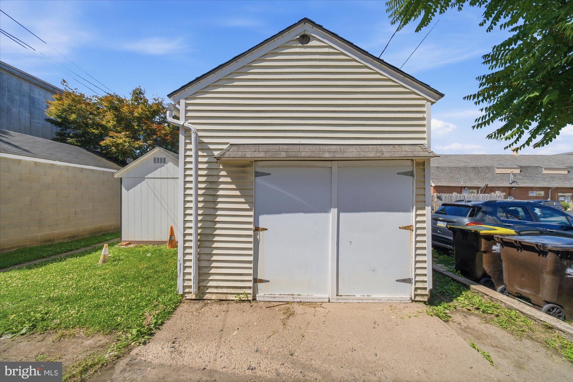 LANSDALE - Residential