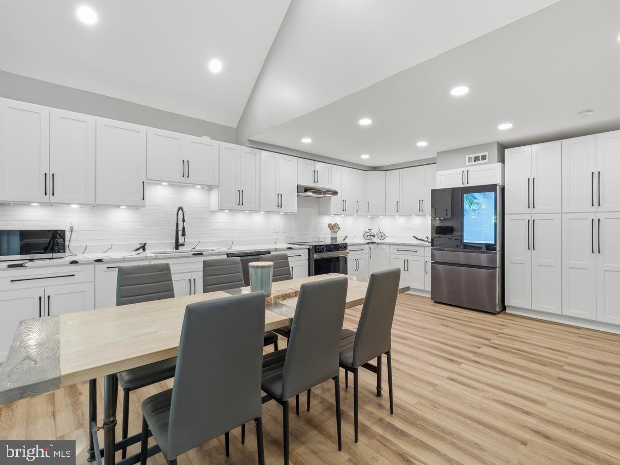 MYERSVILLE - Residential