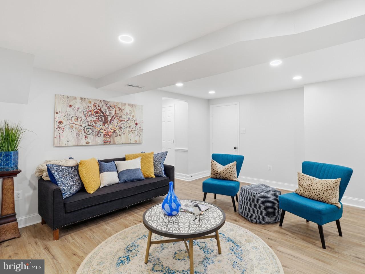 MYERSVILLE - Residential