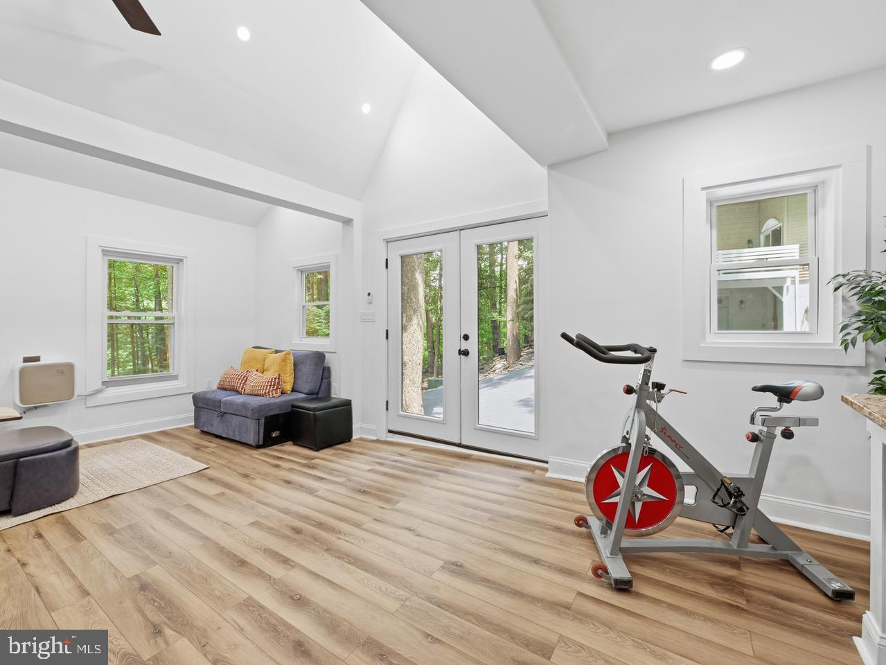 MYERSVILLE - Residential