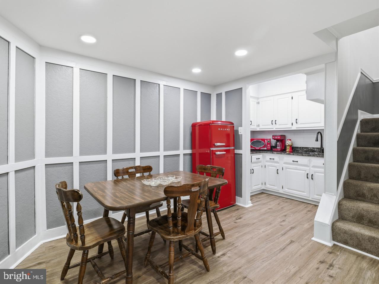 MYERSVILLE - Residential