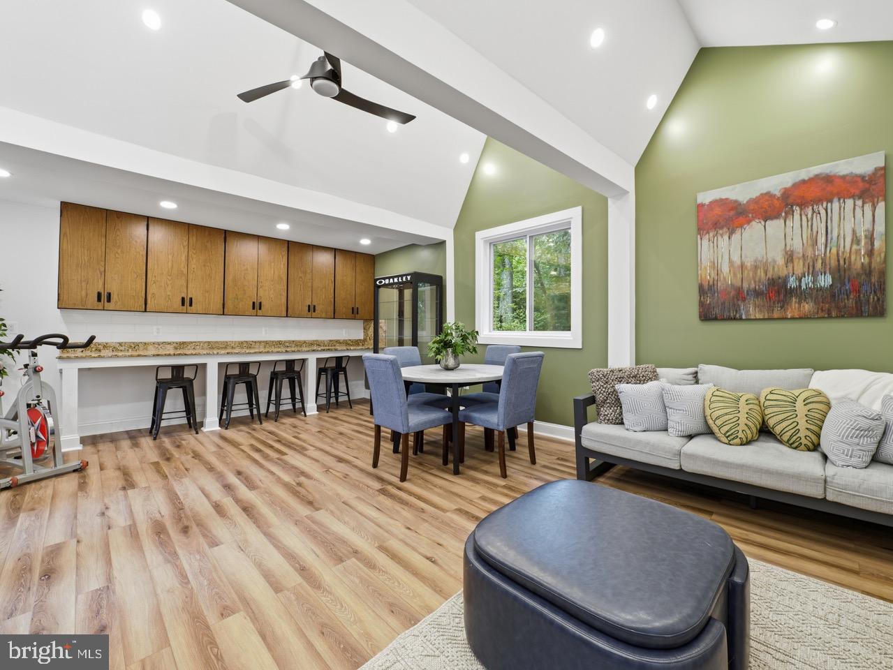 MYERSVILLE - Residential