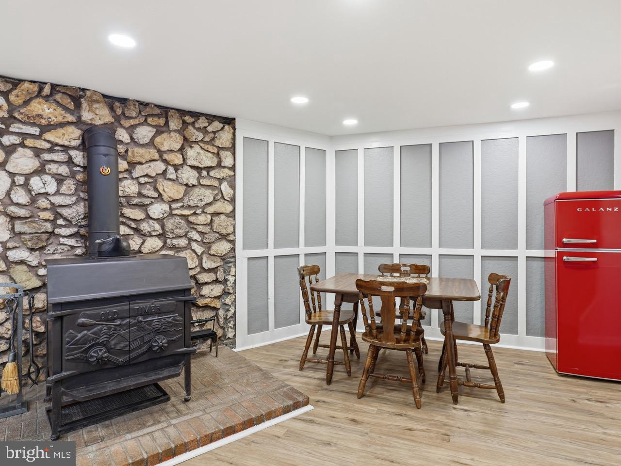 MYERSVILLE - Residential