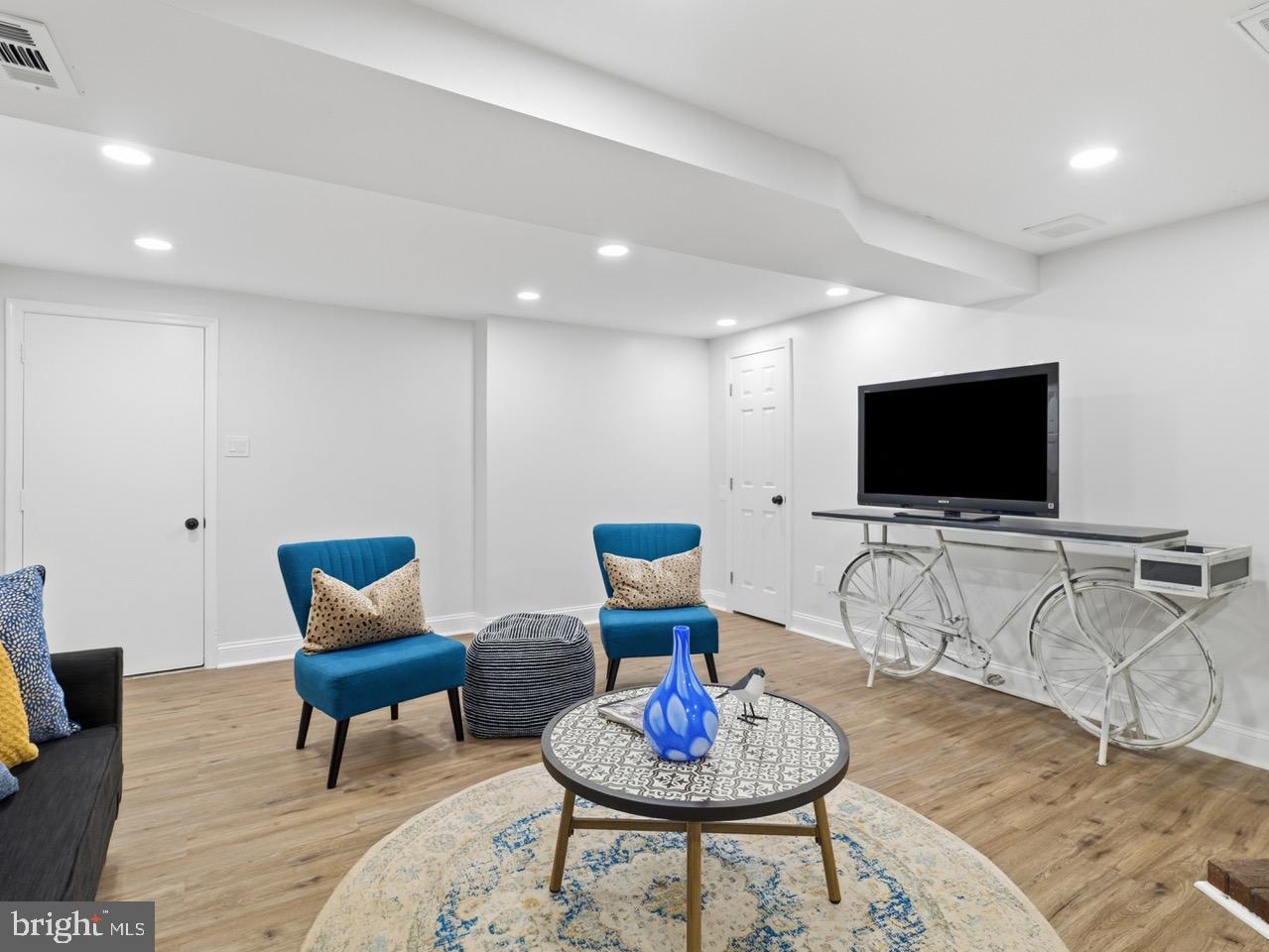 MYERSVILLE - Residential