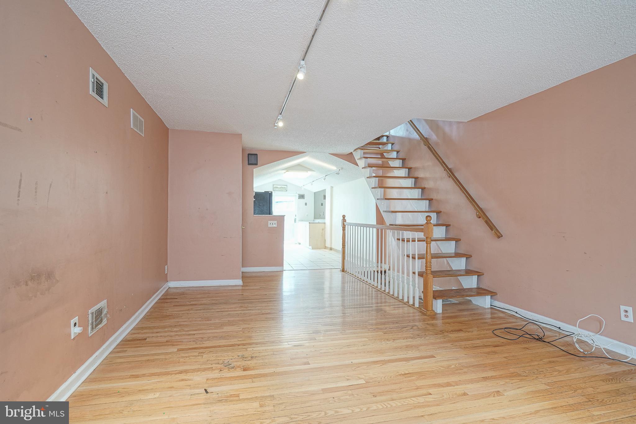 LOWER MOYAMENSING - Residential