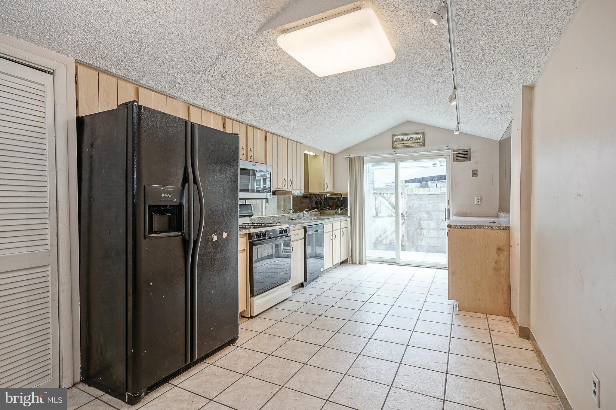 LOWER MOYAMENSING - Residential