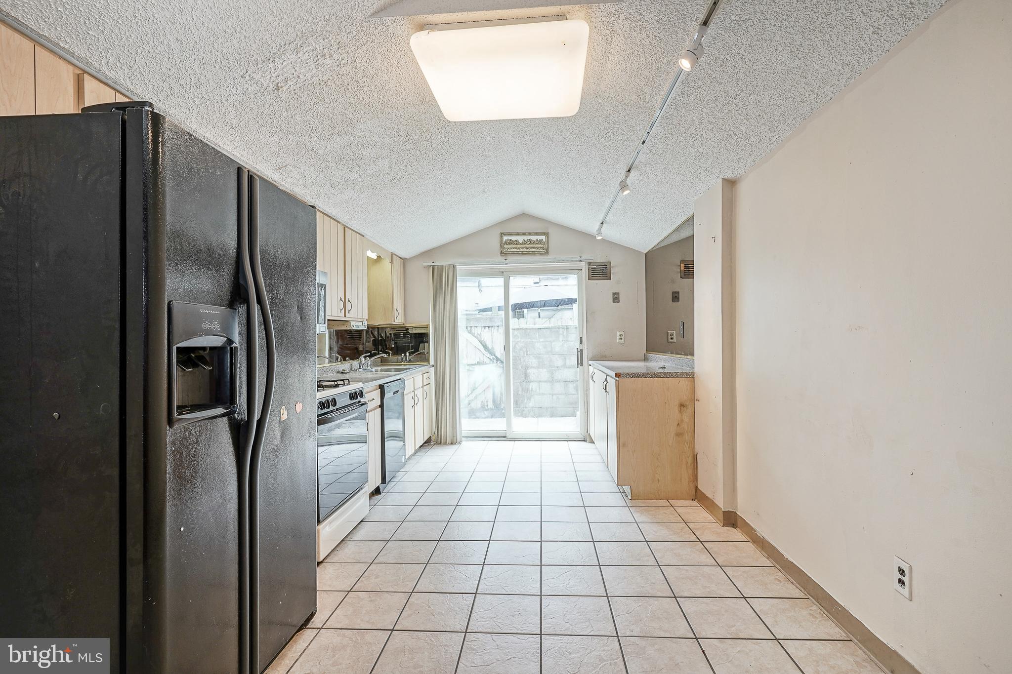 LOWER MOYAMENSING - Residential