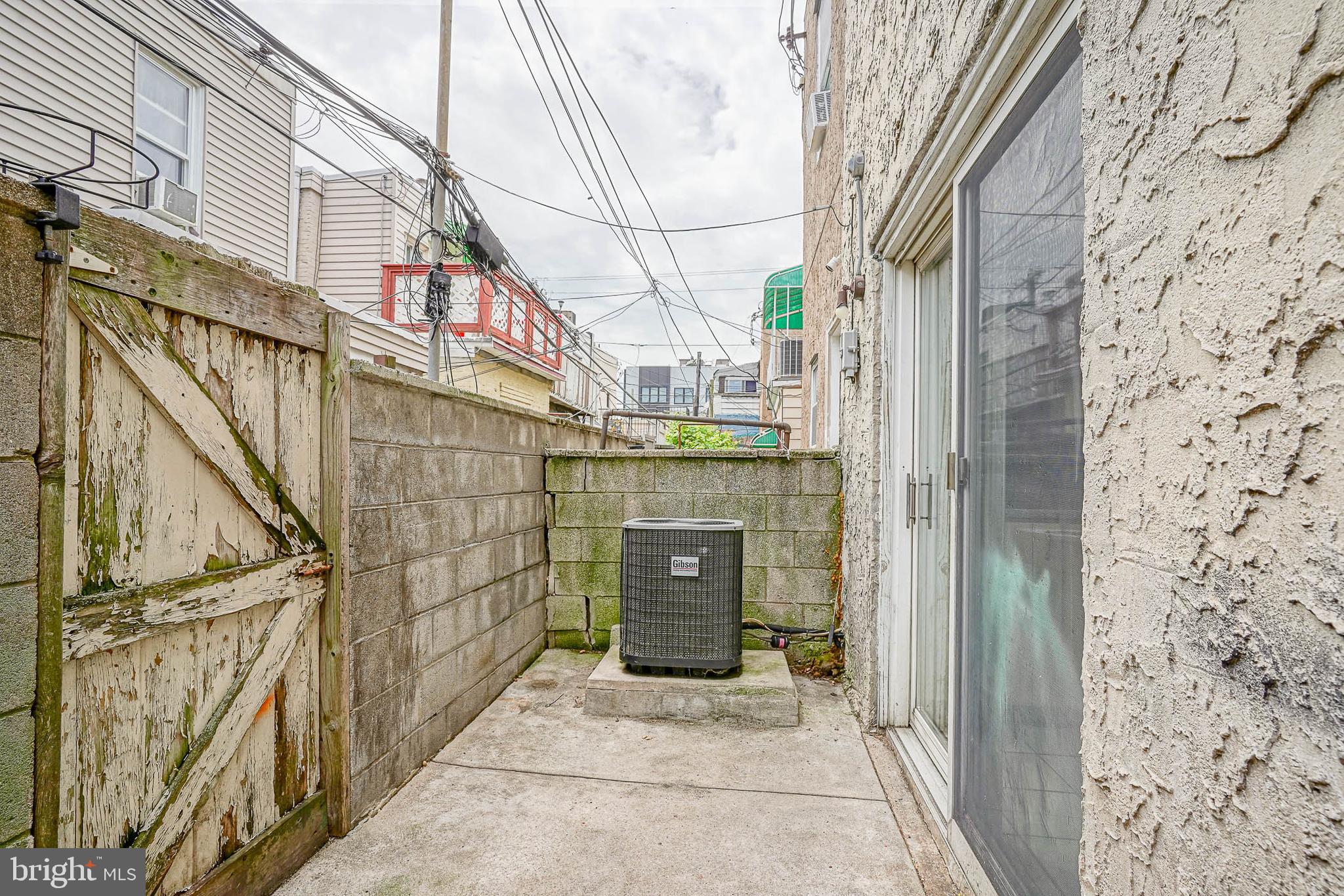 LOWER MOYAMENSING - Residential