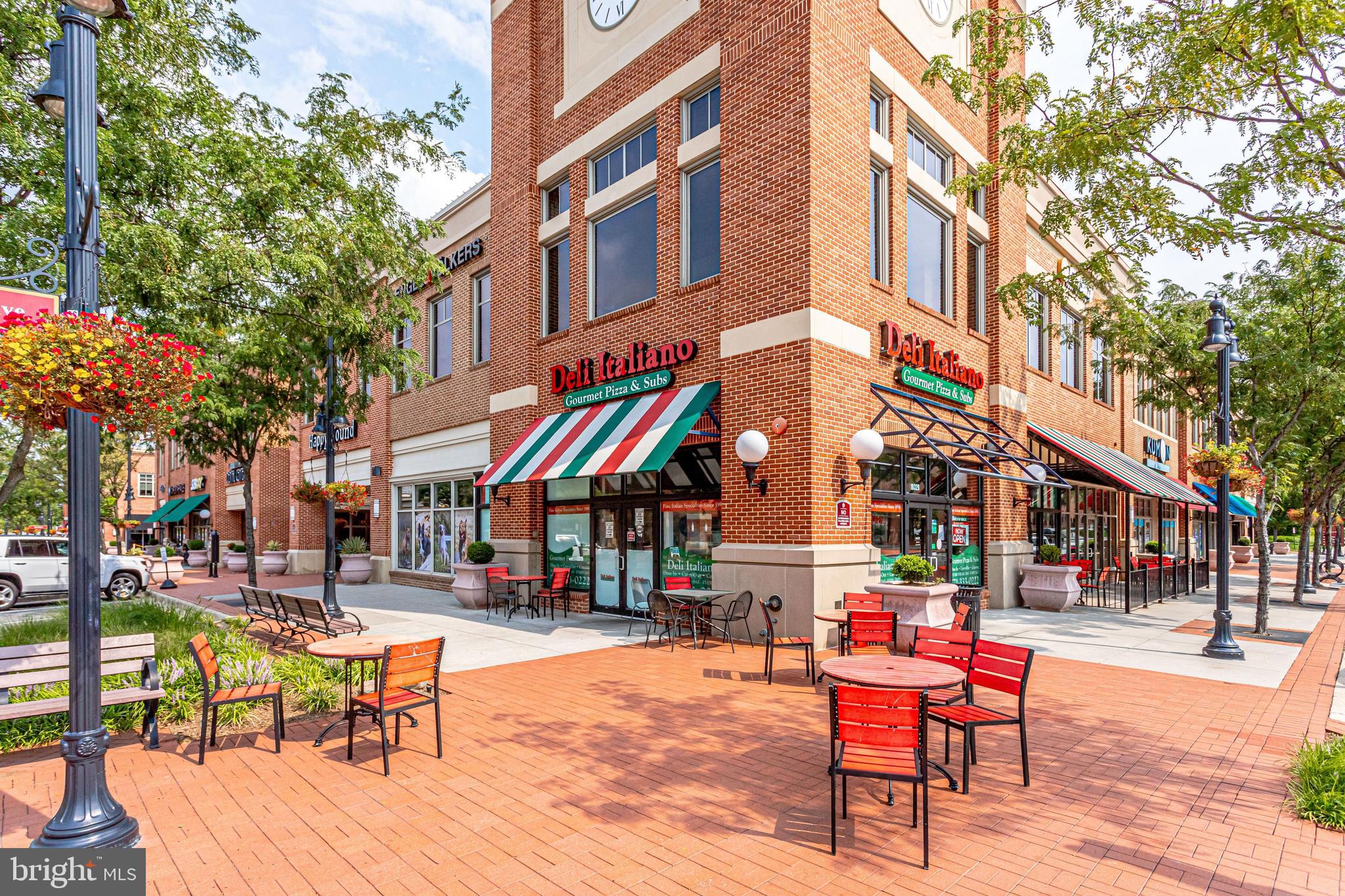 LANSDOWNE TOWN CENTER - Residential