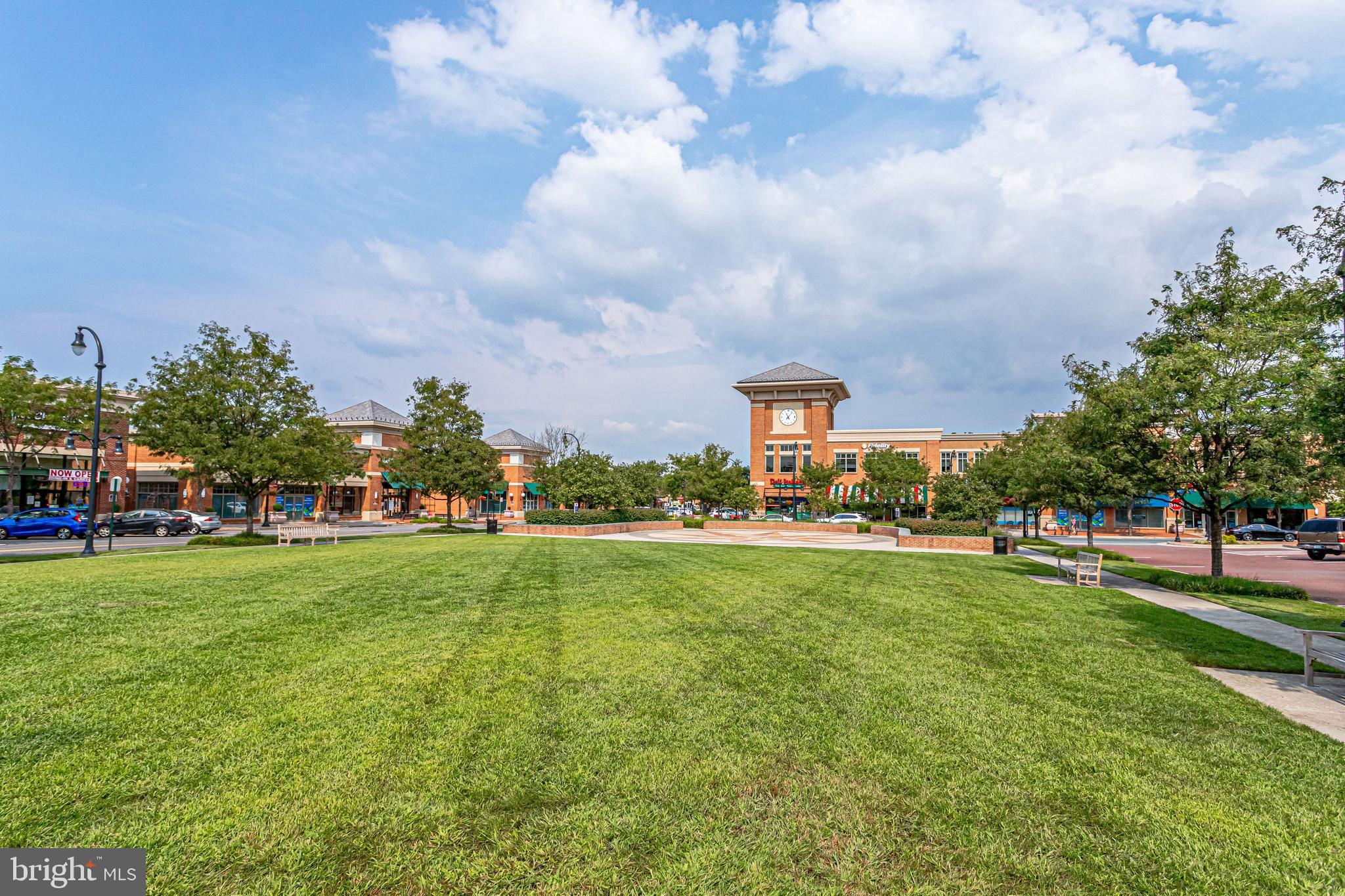 LANSDOWNE TOWN CENTER - Residential