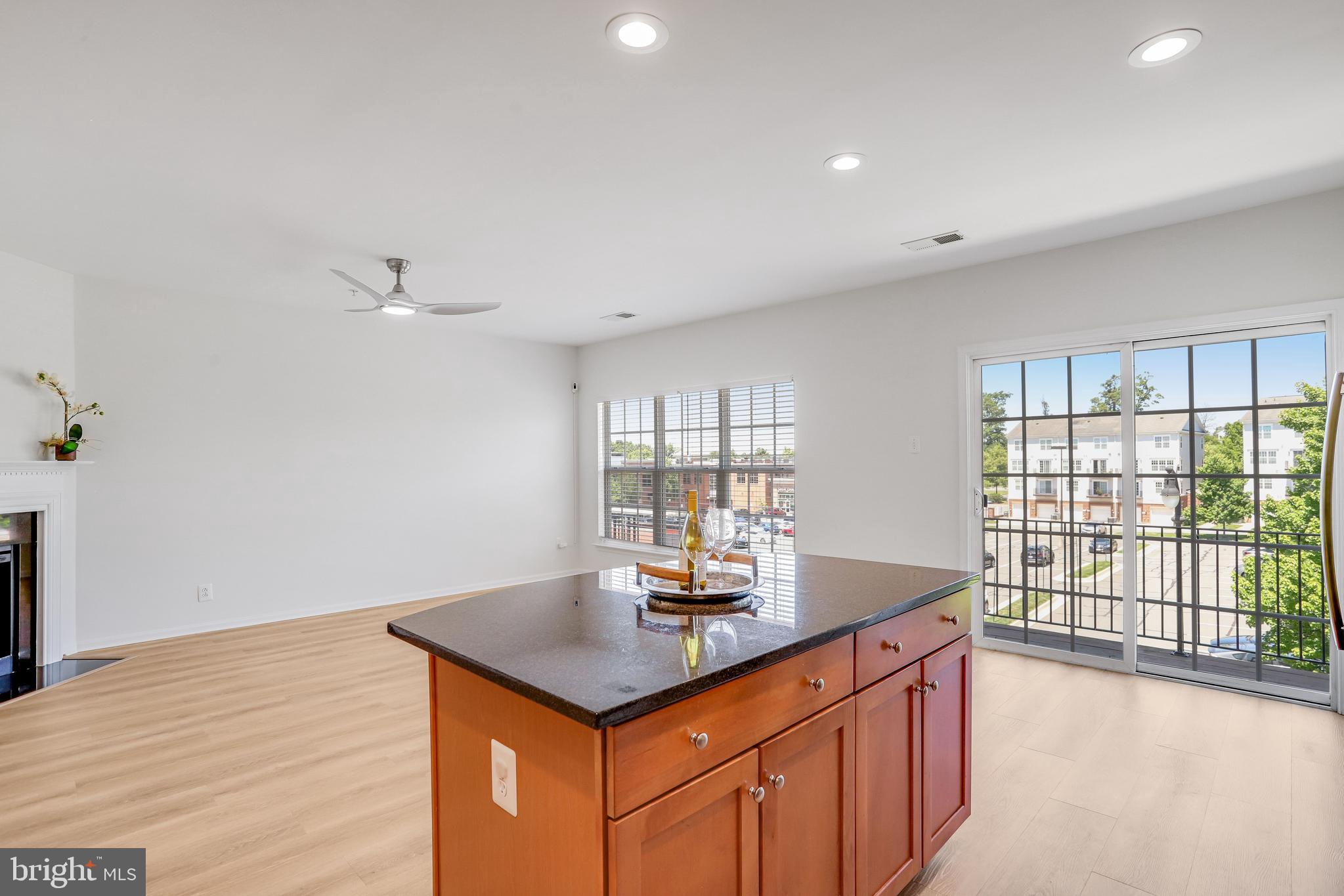 LANSDOWNE TOWN CENTER - Residential