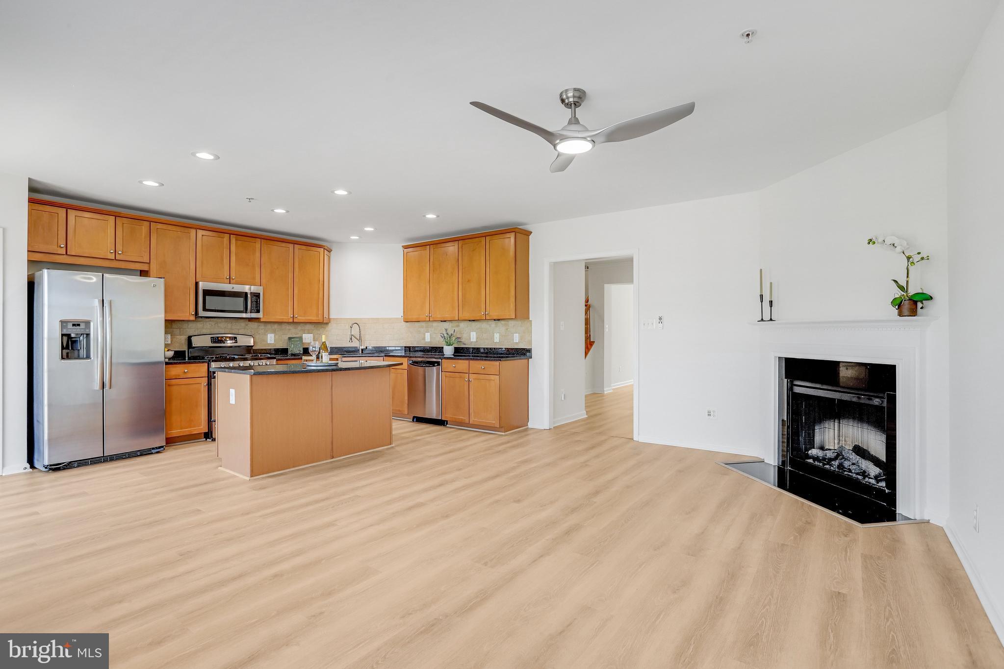 LANSDOWNE TOWN CENTER - Residential