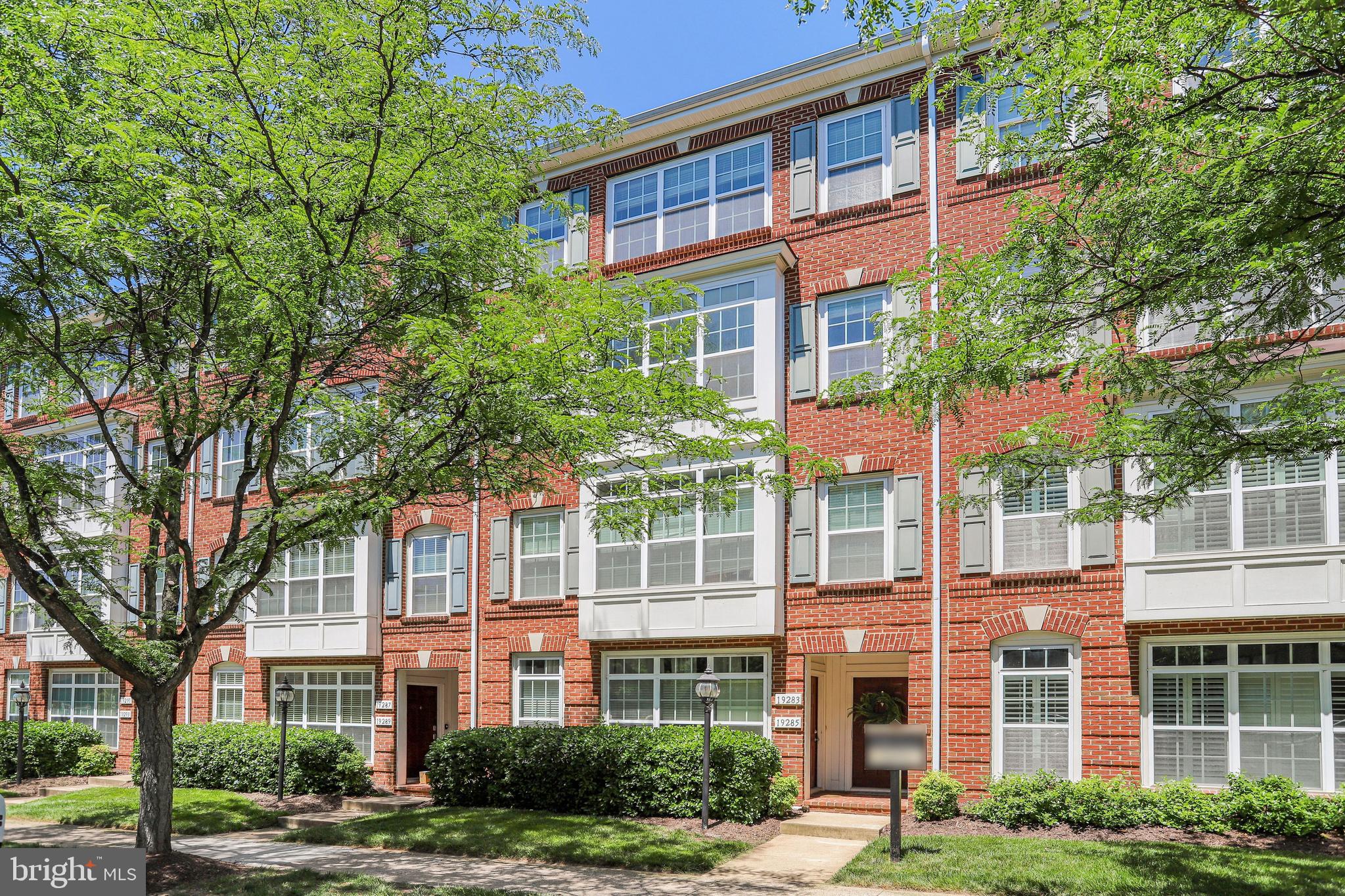 LANSDOWNE TOWN CENTER - Residential