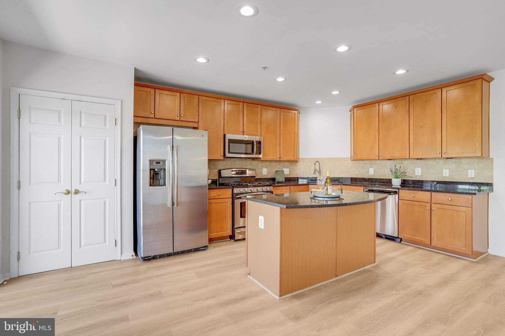 LANSDOWNE TOWN CENTER - Residential