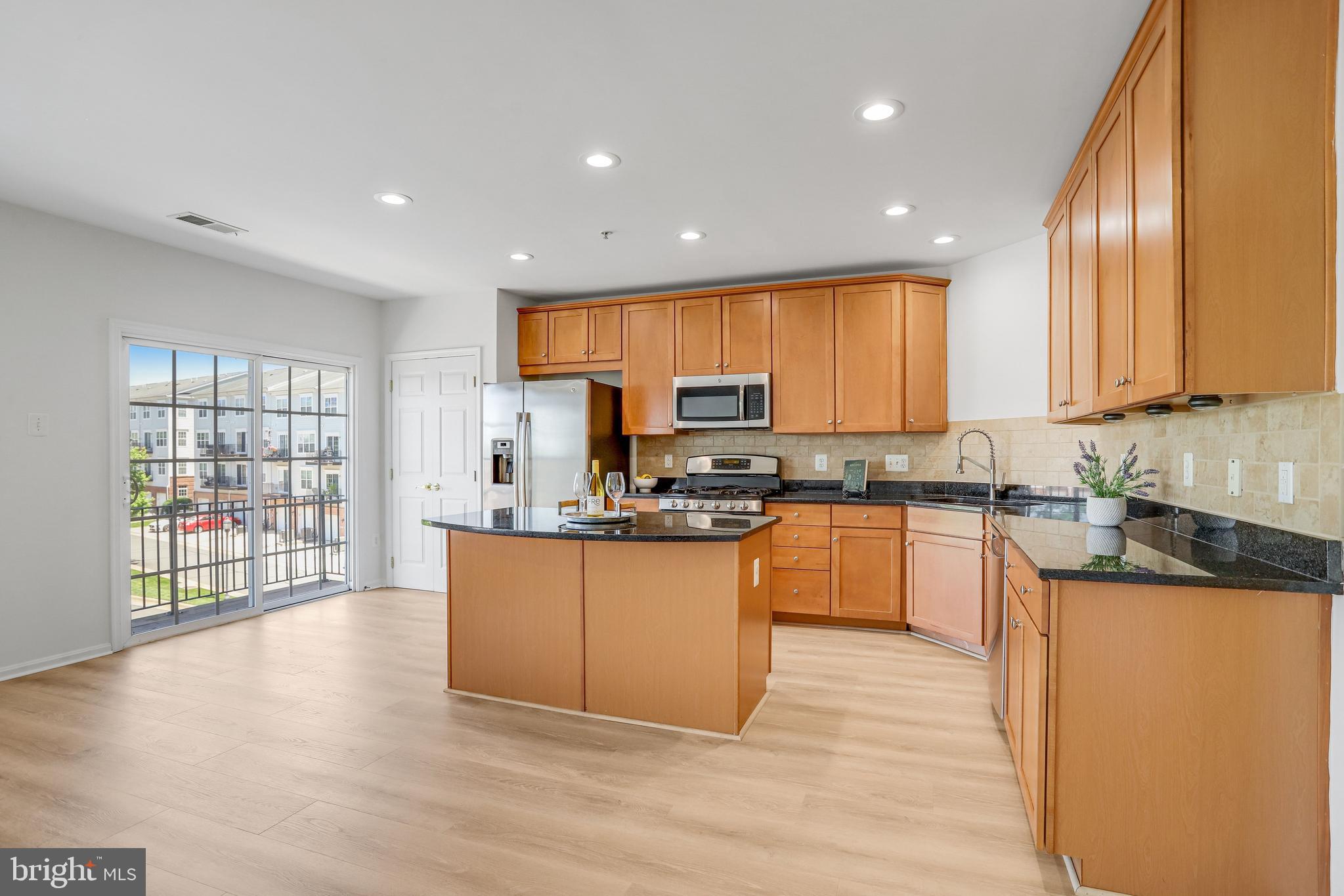 LANSDOWNE TOWN CENTER - Residential