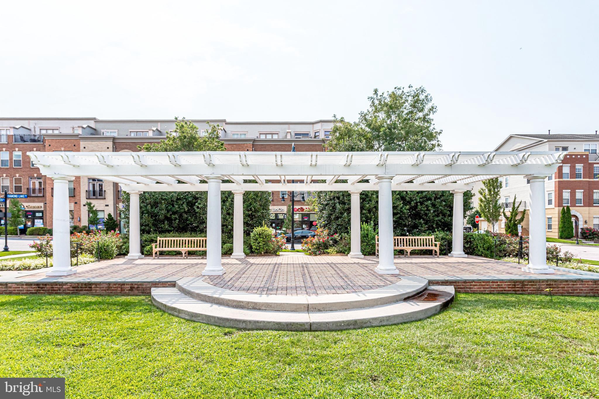 LANSDOWNE TOWN CENTER - Residential