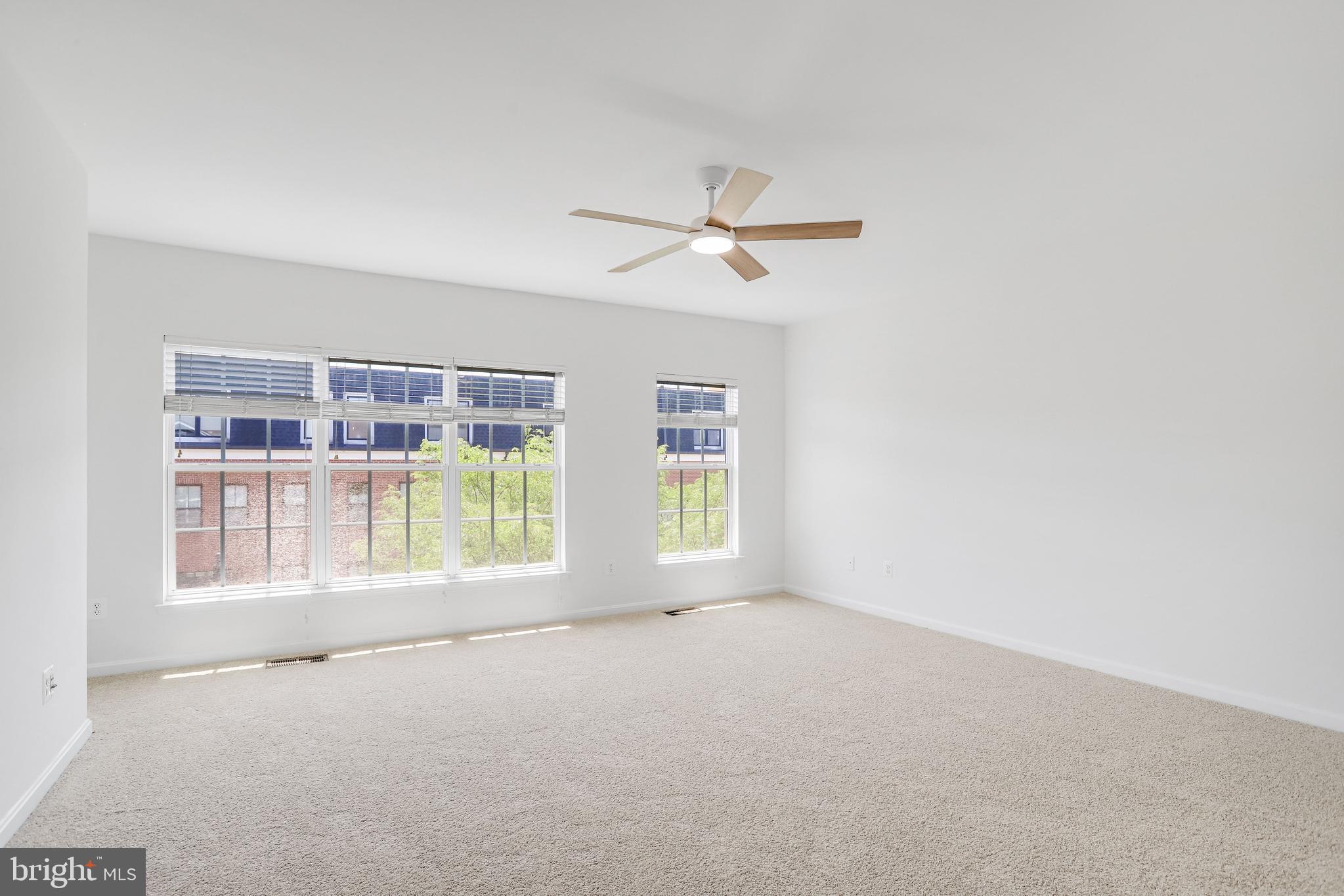 LANSDOWNE TOWN CENTER - Residential