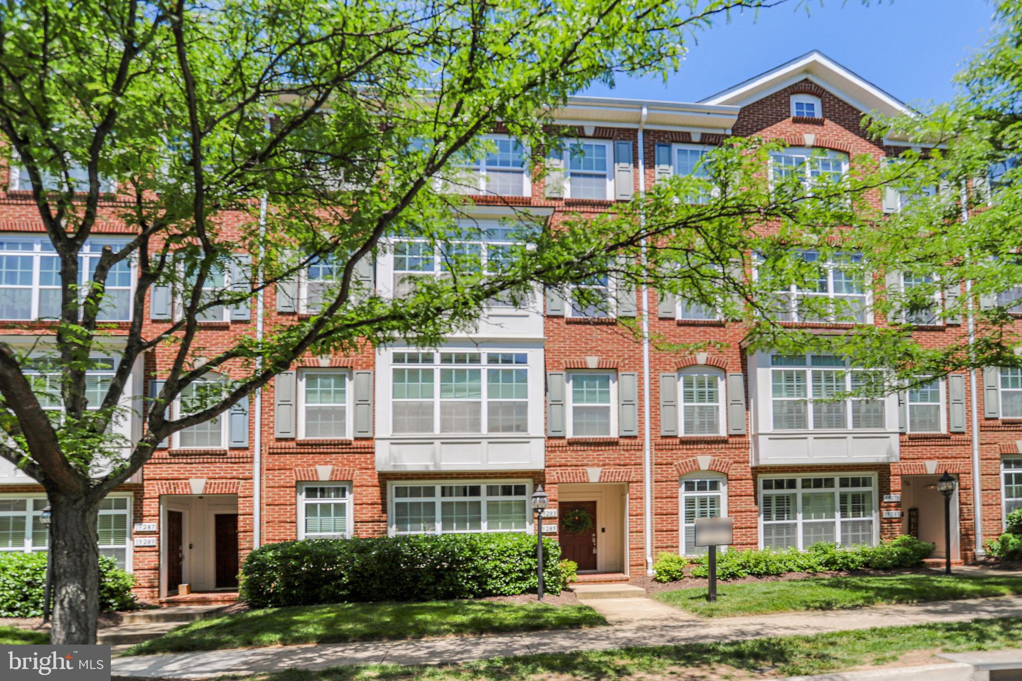 LANSDOWNE TOWN CENTER - Residential