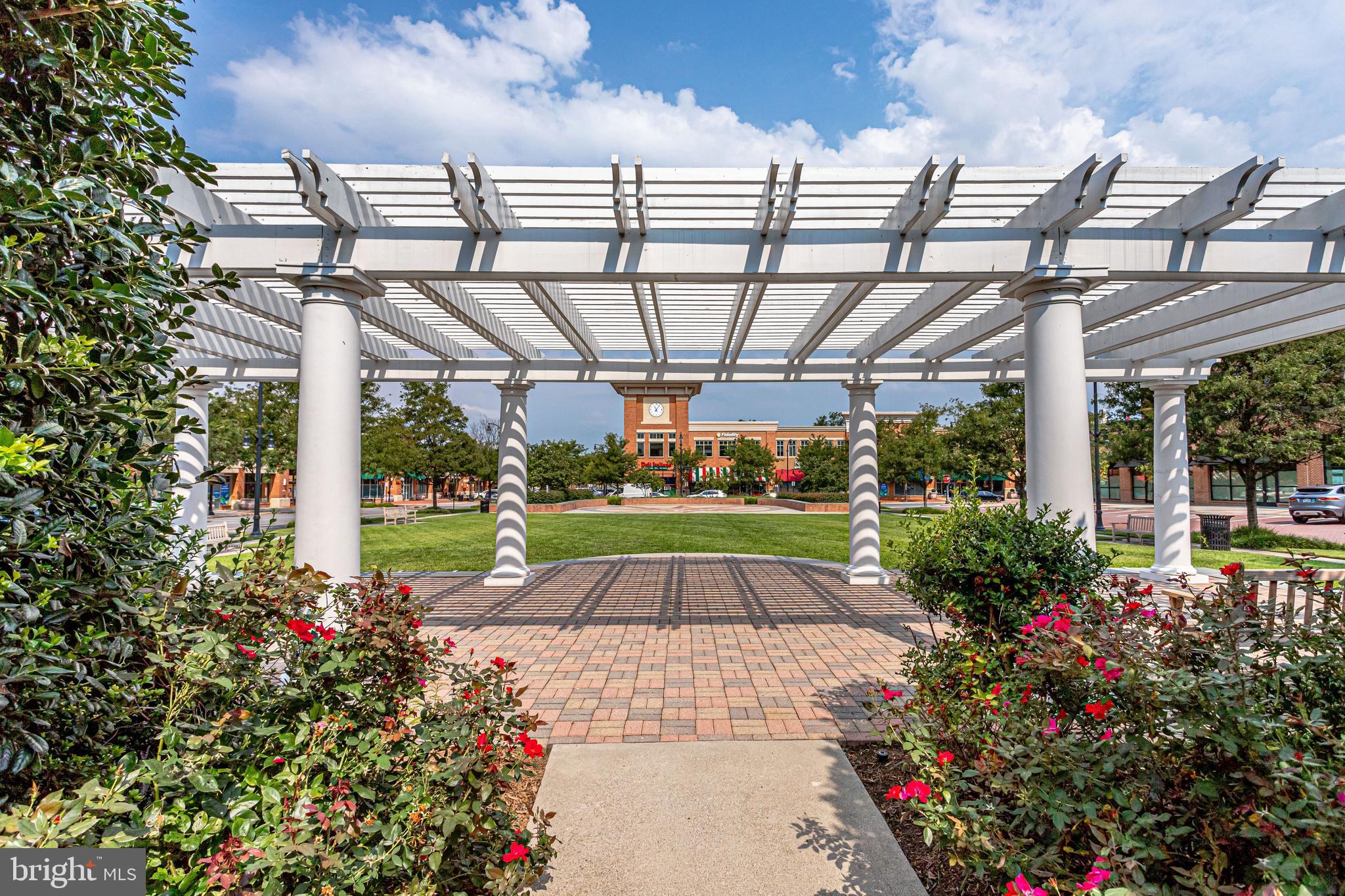 LANSDOWNE TOWN CENTER - Residential