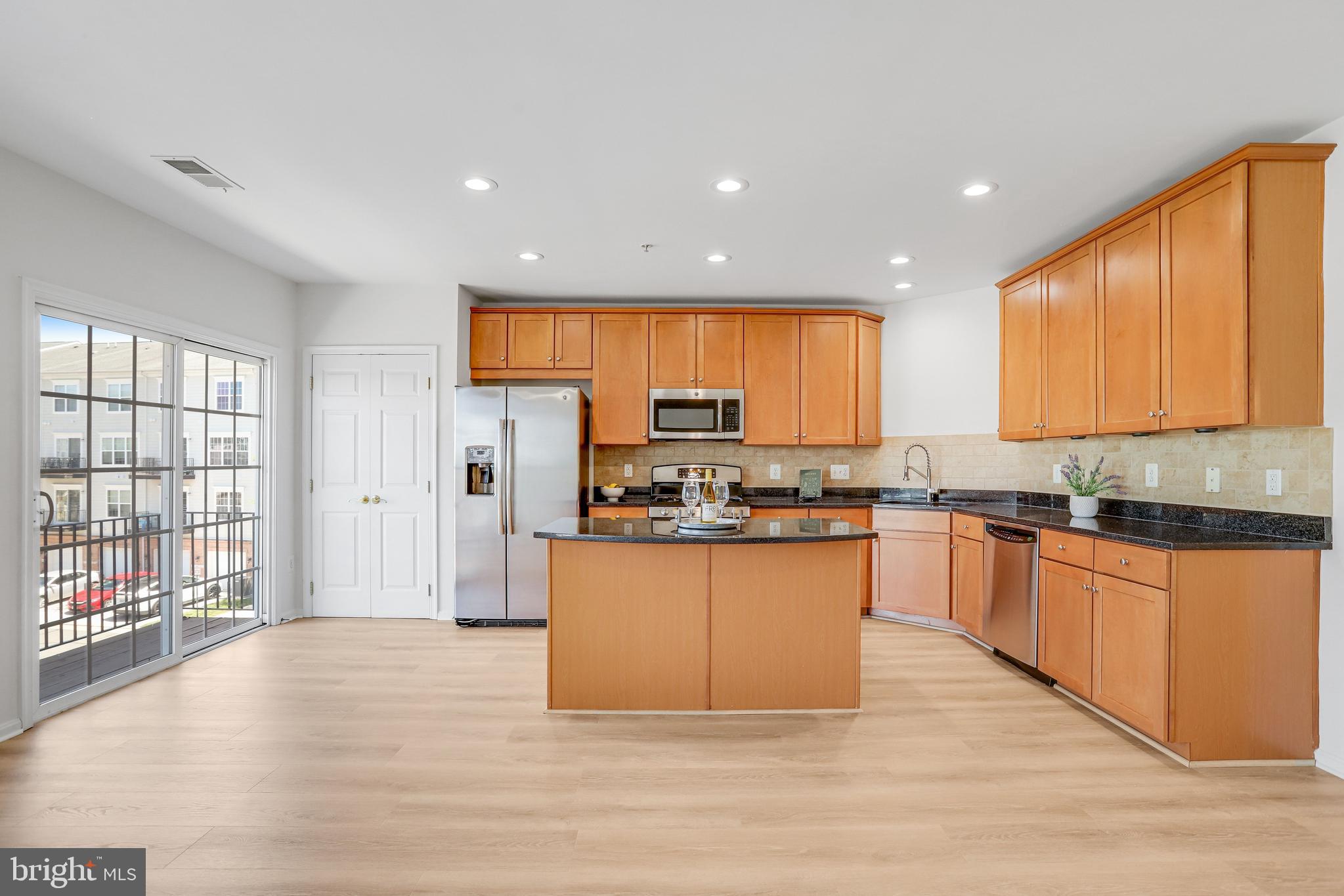 LANSDOWNE TOWN CENTER - Residential