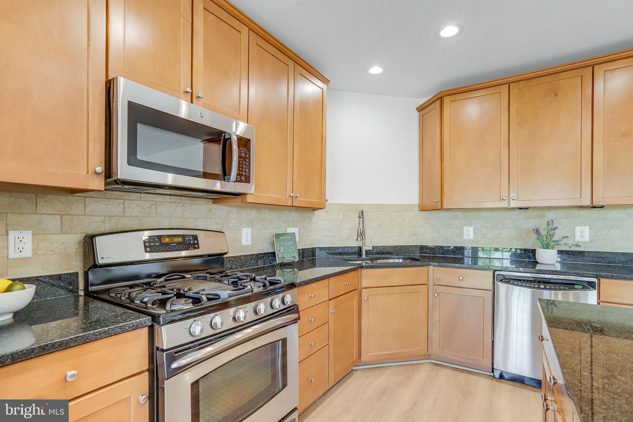 LANSDOWNE TOWN CENTER - Residential