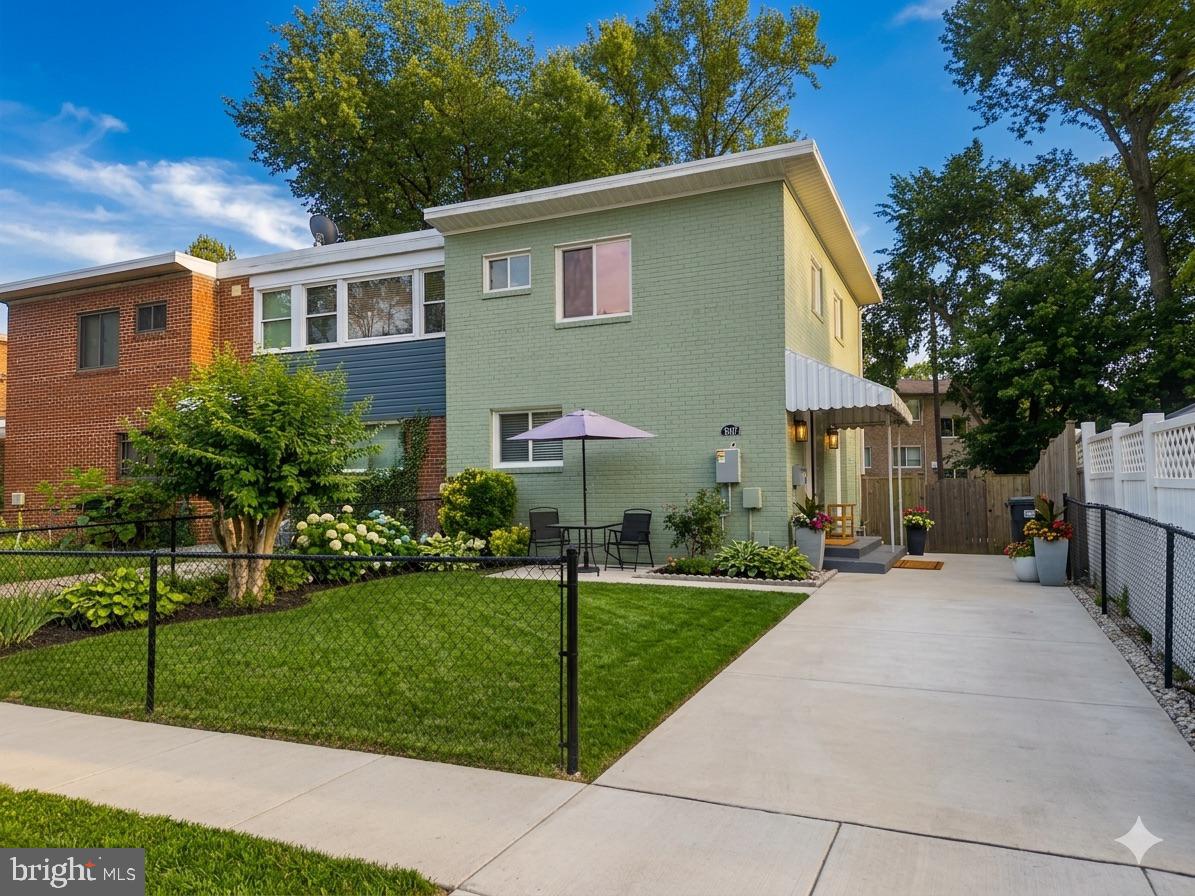 EAST MEADOWS - Residential