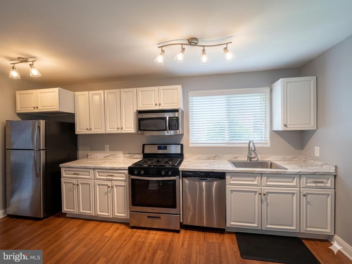 EAST MEADOWS - Residential
