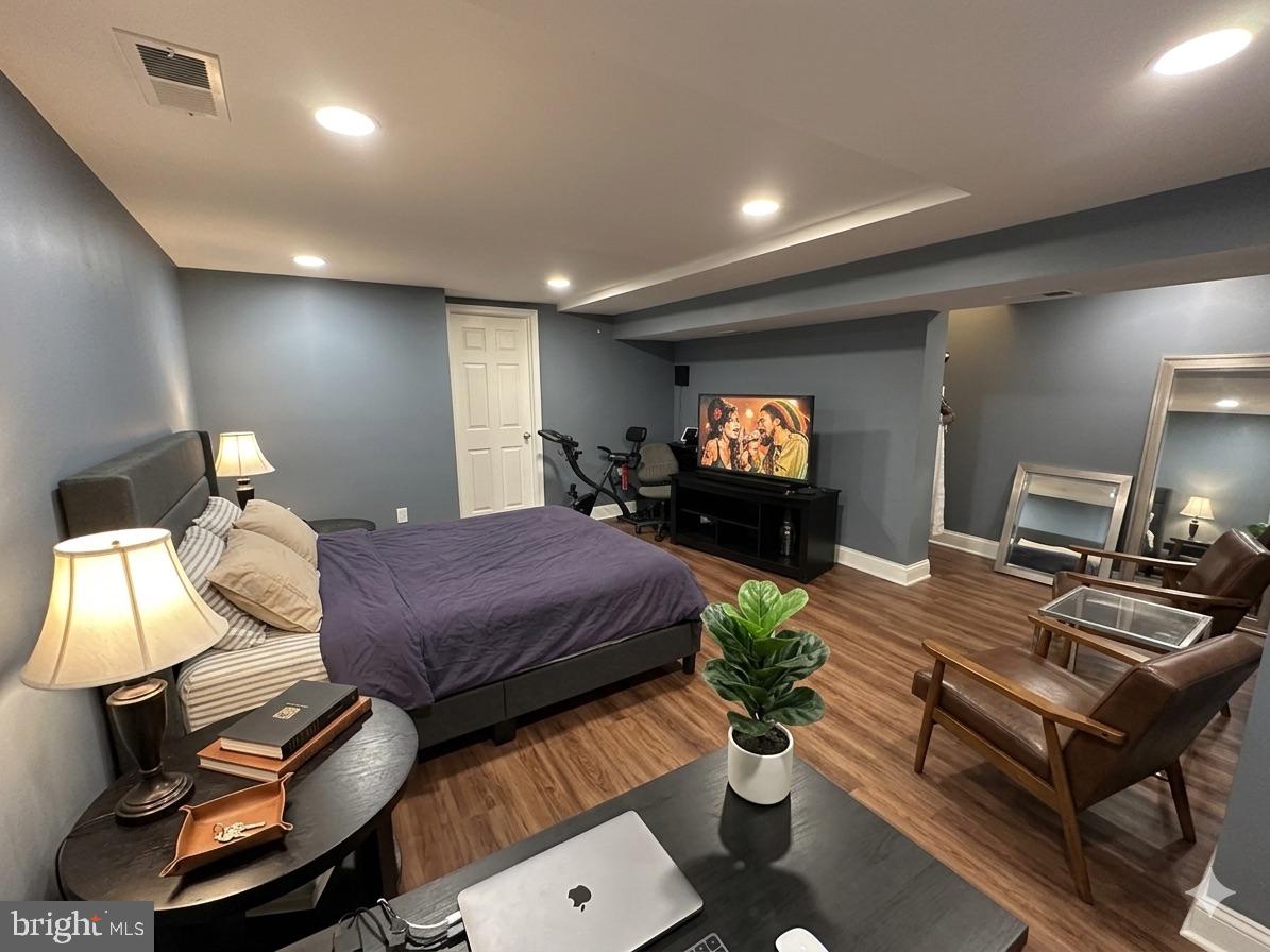 EAST MEADOWS - Residential